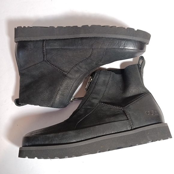 UGG Deconstructed Front Zip Leather Boot in Black Size 8 New - Picture 1 of 9